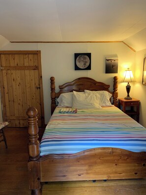 3 bedrooms, WiFi, bed sheets - Cabin in New London on Little Lake Sunapee (New London)