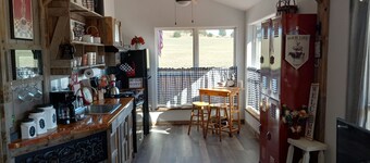 Remote cabin for newlyweds or hunters. Wildlife, solitude, stillness abound.