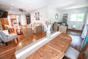 Interior - Perfect Waterfront Getaway between the Lakes (Montello)