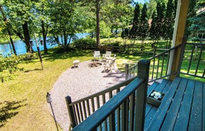 Property grounds - Perfect Waterfront Getaway between the Lakes (Montello)