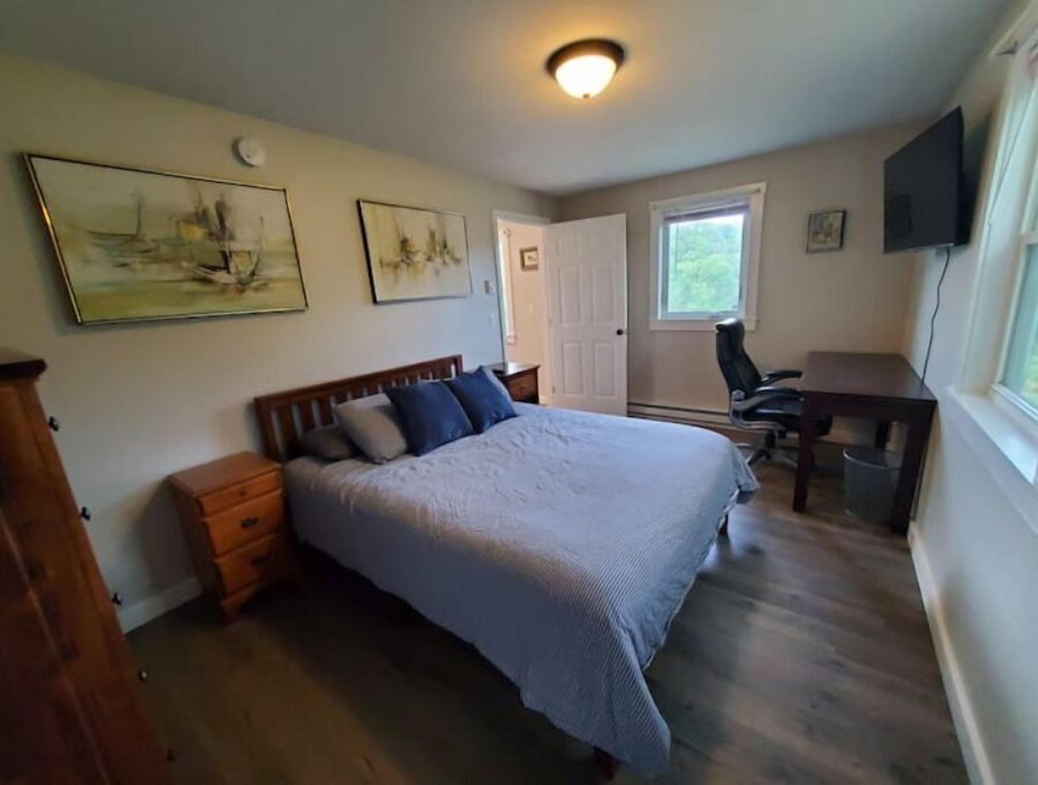 2 bedrooms, desk, iron/ironing board, free WiFi