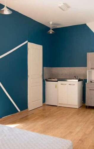 Epis 2- Parking-wifi -kitchenette -tv