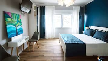 1 bedroom, down duvets, memory-foam beds, free WiFi