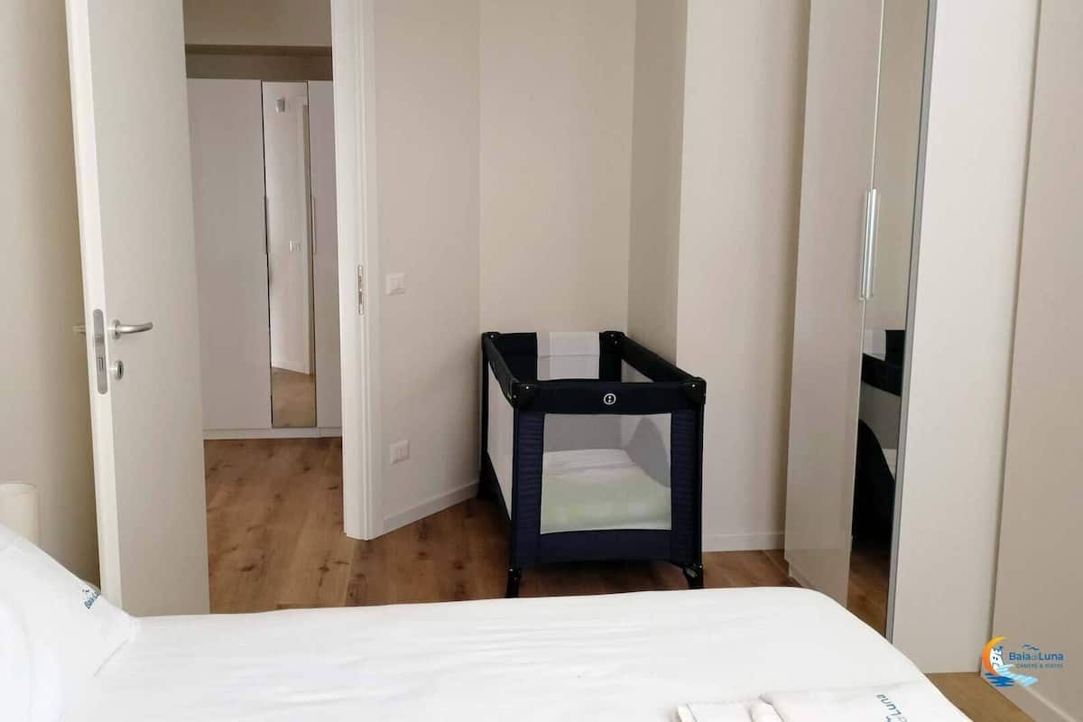 1 bedroom, down duvets, memory-foam beds, free WiFi