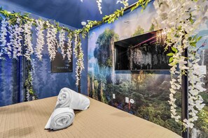 7 Schlafzimmer, Schreibtisch, Bügeleisen/Bügelbrett, Reisekinderbett