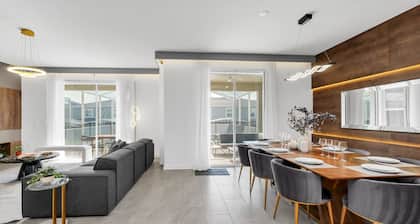 EV_1135 - 6 Bed 6 Bath with Screened-in Private Pool with Spillover Spa, Kids Cu