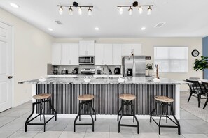 Fridge, microwave, oven, stovetop - Amazing 6 Bed Pool Home Close to Disney-2059TPC (Kissimmee)