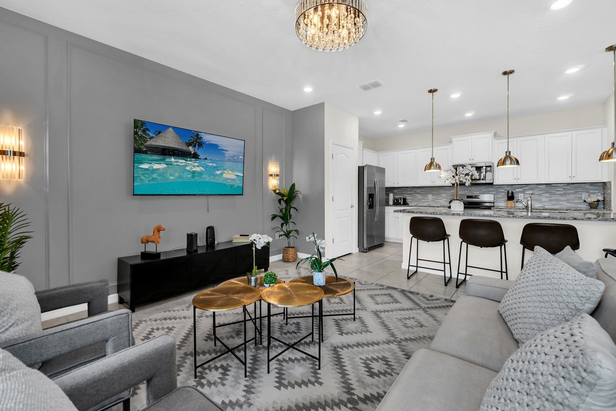 Spacious 5 Bed Town Home with Splash Pool-7597OSL