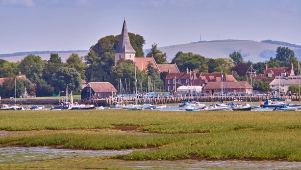 Unclassified image, 1 of 45, button - Stylish Flat Close To Beach - Pass the Keys (Chichester)
