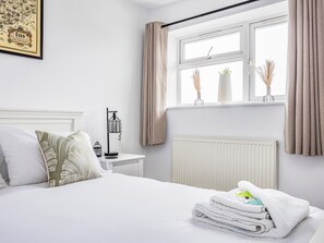 1 slaapkamer, een bureau, een strijkplank/strijkijzer, gratis wifi