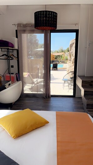 1 Schlafzimmer, Schreibtisch, Bügeleisen/Bügelbrett, Reisekinderbett