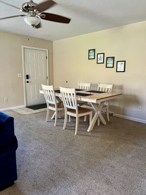 Dining - Seascape Townhome #67- Sunset Vacation Rentals (Geneva)