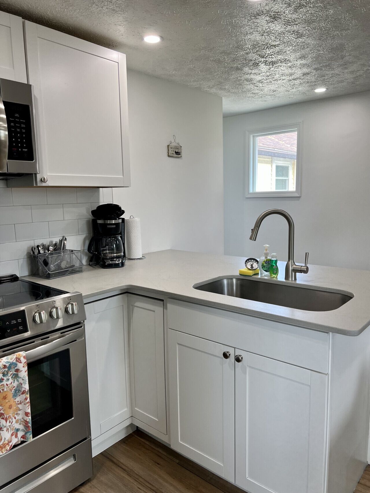 冰箱、微波炉、烤箱、炉灶