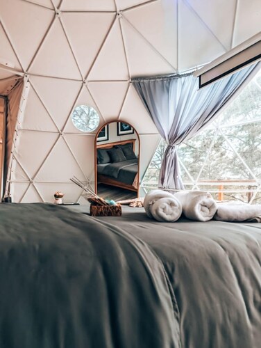Luxury Geodesic Eco Dome in Nature: Exclusive Glamping in Tiny Pines   Sky Dome