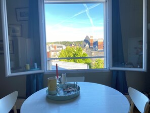 Dining - Le Saint Merry apartment in Fontainebleau in a quiet, central location. (Fontainebleau)