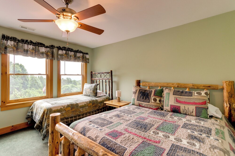 Murphy Cabin w/ Fire Pit & Mountain Views! Cherokee County Vrbo