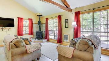 TV, fireplace, DVD player