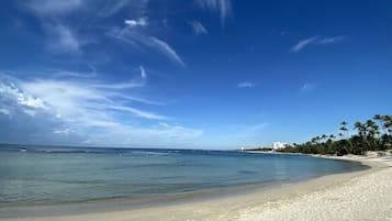 En la playa y toallas de playa