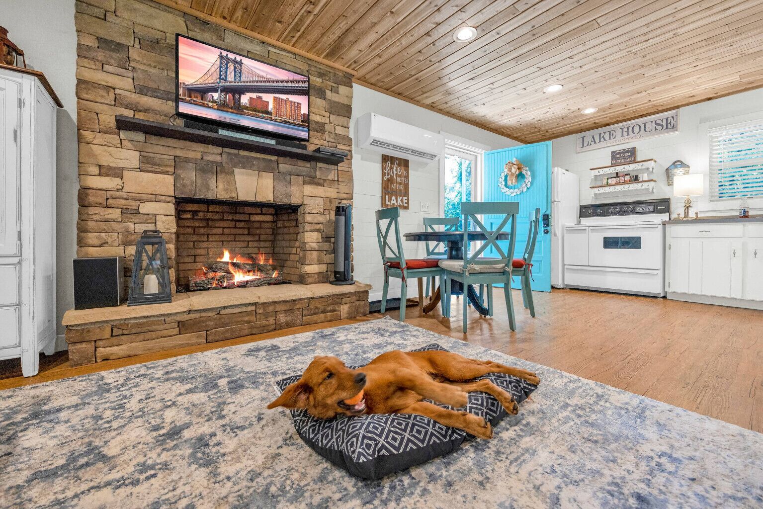 Pet Friendly Lake House w/ Fully Fenced Yard and Fire Pit