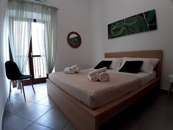 1 bedroom, iron/ironing board, free WiFi, bed sheets - Casina at 32 apartment historical center Palermo (Palermo)