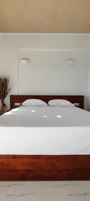 2 bedrooms, in-room safe, desk, iron/ironing board - Peaceful Place, in Front of the sea and the Beaches Unique View (monolithos)