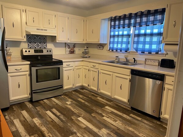 Microwave, oven, stovetop, dishwasher