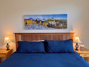 3 bedrooms, travel crib, free WiFi, bed sheets