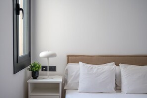 4 bedrooms, iron/ironing board, free WiFi, bed sheets - GA1 (Barcelona)