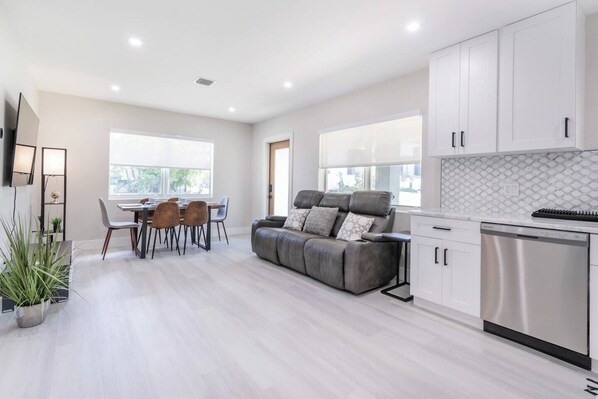 Interior - Modern Victoria Park Retreat | 30+ Night Stays Only (Fort Lauderdale)