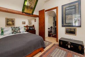 Desk, bed sheets