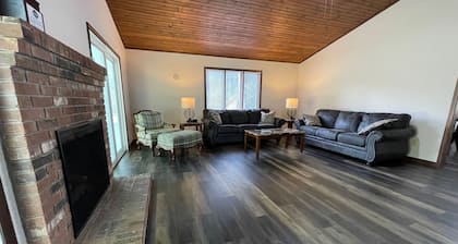 Apple Valley Lake, Pools and Beaches! Guest passes available for small fee.