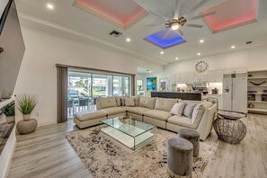 Fernseher, Stereoanlage