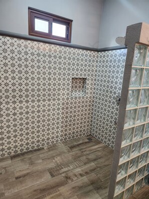 Shower, hair dryer, towels, soap -  Oceanfront Home with 2 Pools and Spectacular Views! (Isla Mujeres)