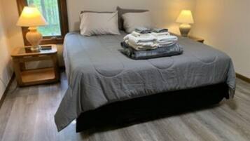 3 bedrooms, iron/ironing board, free WiFi, bed sheets