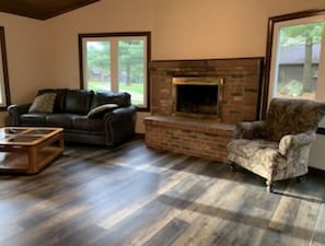 Smart TV, fireplace