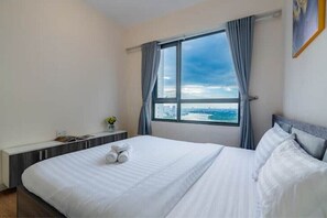 3 chambres, fer et planche à repasser, Wi-Fi gratuit, draps fournis