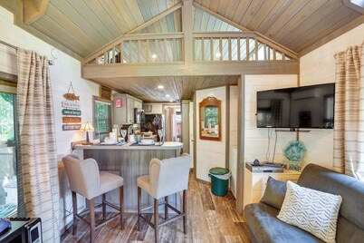 Mayfield Tiny Home w/ Porch, Walk to Beaches!