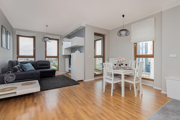 Interior - City Panorama Apartment by Renters (Gdansk)