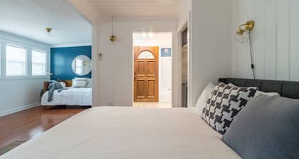 Downtown - Walk to Wimberley Square! Studio 2 @ Beer Ranch Project Inn