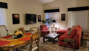 Smart TV, chimenea y estéreo