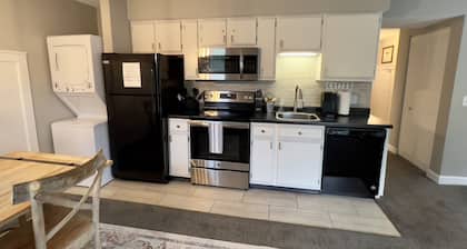 Minutes to 76 Strip-Full Resort Amenities-Inside/Outside Pools, Pond View