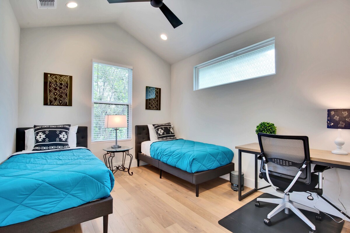Photo 28 of LUXE Spacious Downtown Retreat; SwimSpa; BBQ&FreeParking; Steps2 Moody&UT&6th St