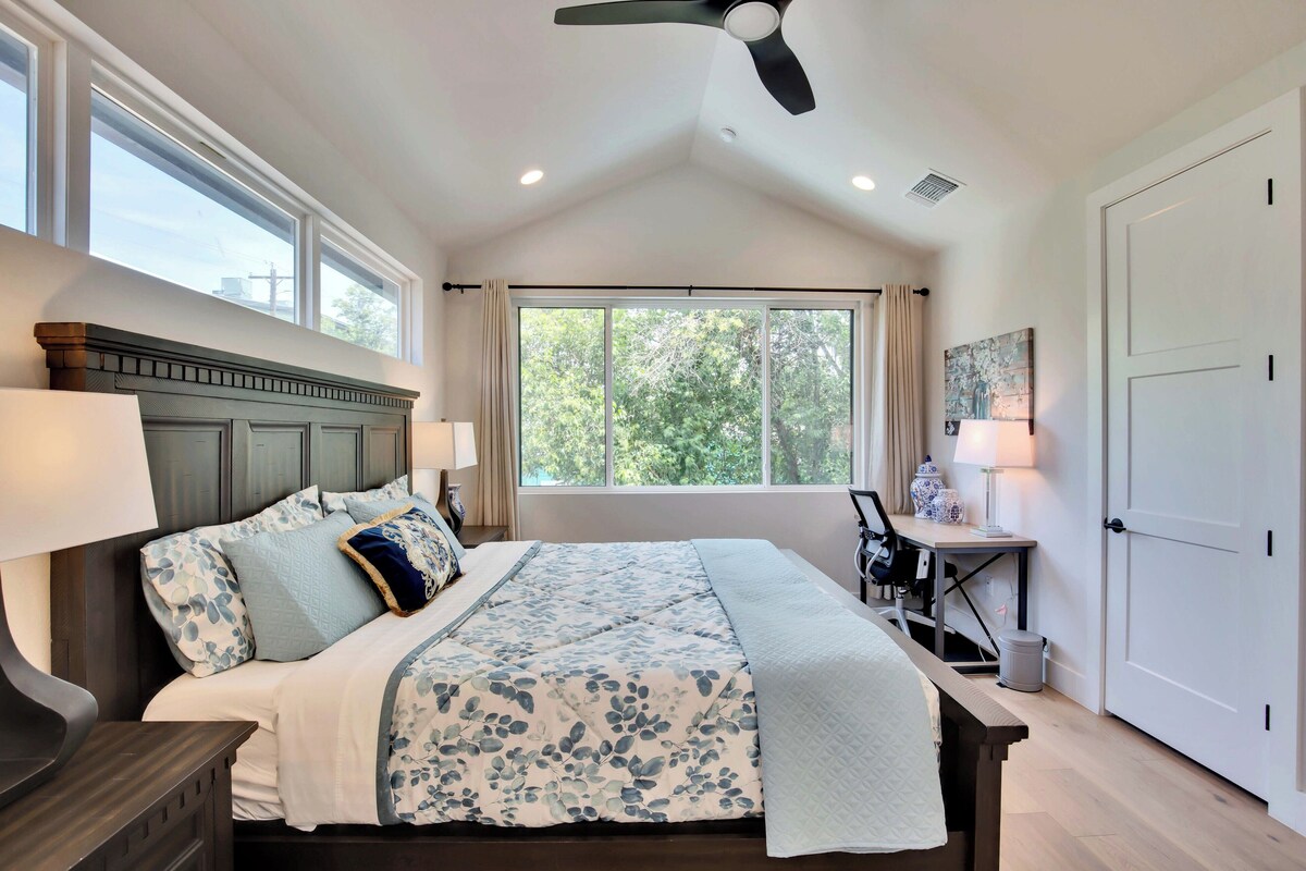 Photo 13 of LUXE Spacious Downtown Retreat; SwimSpa; BBQ&FreeParking; Steps2 Moody&UT&6th St