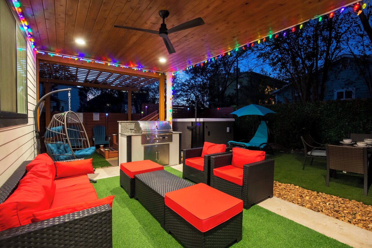 Photo 11 of LUXE Spacious Downtown Retreat; SwimSpa; BBQ&FreeParking; Steps2 Moody&UT&6th St