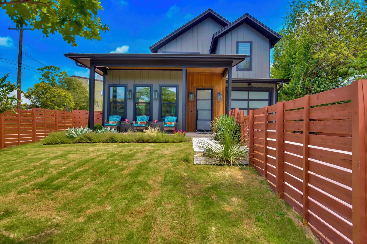 Photo 22 of LUXE Spacious Downtown Retreat; SwimSpa; BBQ&FreeParking; Steps2 Moody&UT&6th St