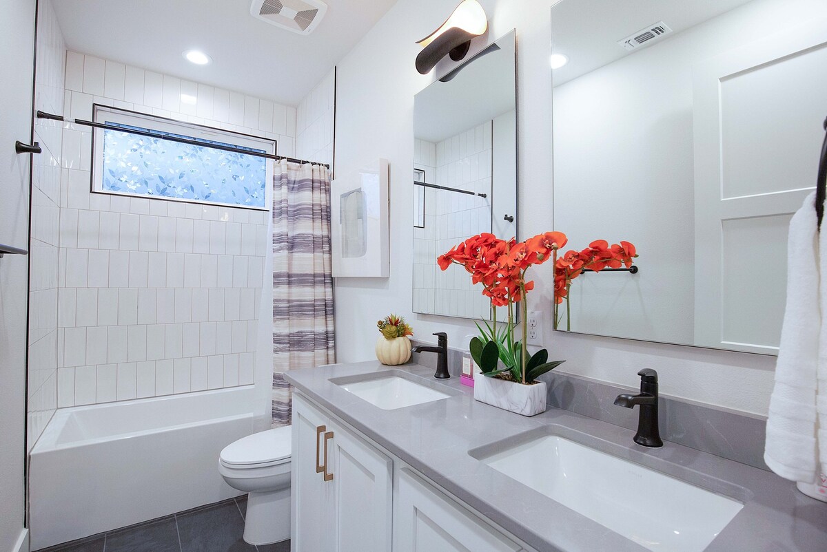 Photo 32 of LUXE Spacious Downtown Retreat; SwimSpa; BBQ&FreeParking; Steps2 Moody&UT&6th St