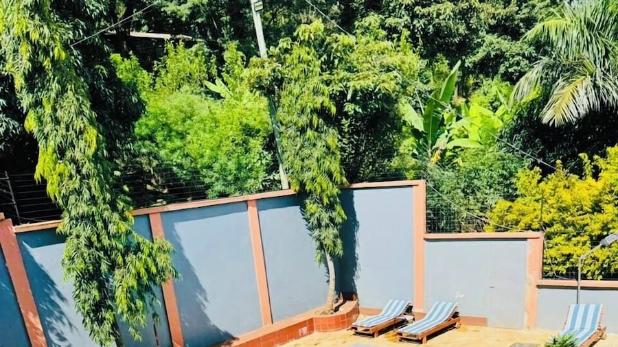 Green Side Hotel
