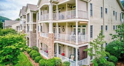 NEW LISTING Beautiful Condo on the 9th Hole with Great Views