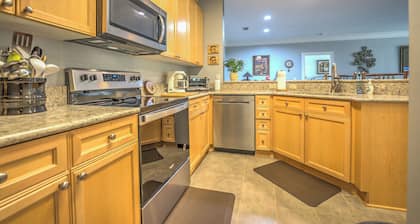 NEW LISTING Beautiful Condo on the 9th Hole with Great Views