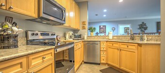 NEW LISTING Beautiful Condo on the 9th Hole with Great Views